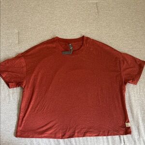 Vuori Burnt Orange tshirt